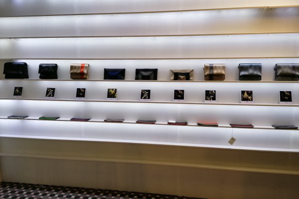 relove-gallery-wand-tassen