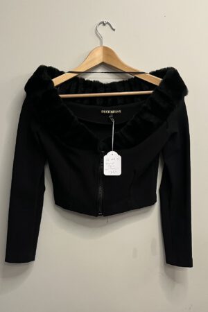 Puck & Hans - Zwarte korte top met bont langs de hals (kl.18)