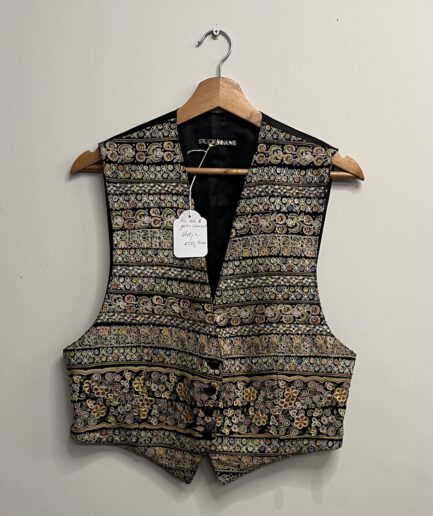 Puck & Hans - Zwart geel bordurde bloemen gilet (kl.2)